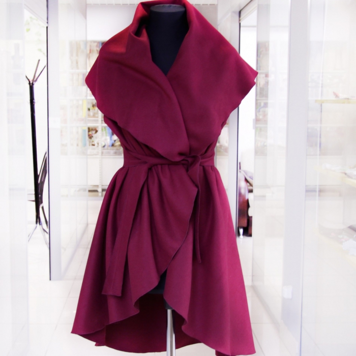 Одежда и аксессуары Мода на объемные вещи - одна из наиболее заметных тенденций ближайшей осени. Чтобы быть в тренде, не обязательно носить одежду