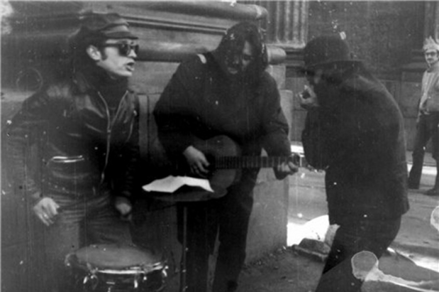 Легендарное петербургское кафе "Сайгон" на углу Невского и Владимирского проспек