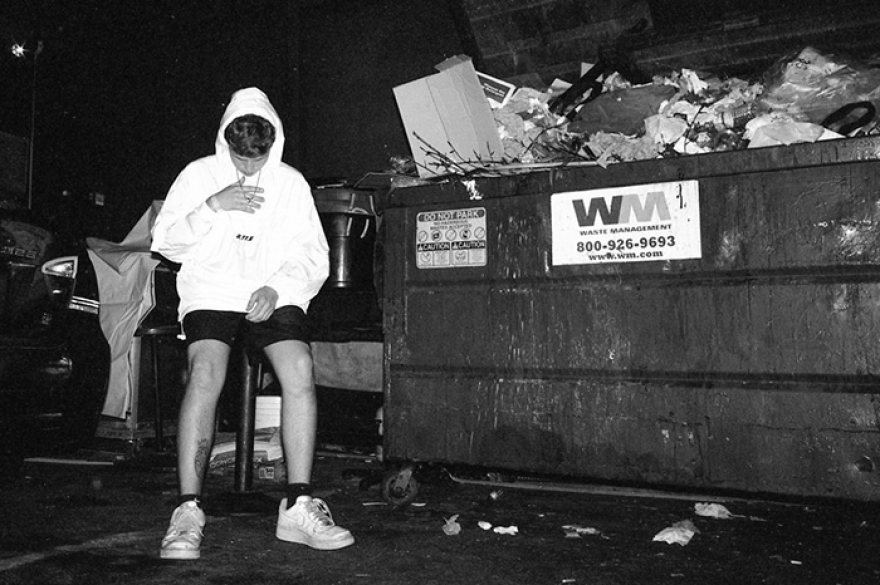 Концерт Yung Lean Свой первый микстейп юный шведский рэпер записал, учась в средней школе. Сегодня он считается одним из самых перспективных деятелей