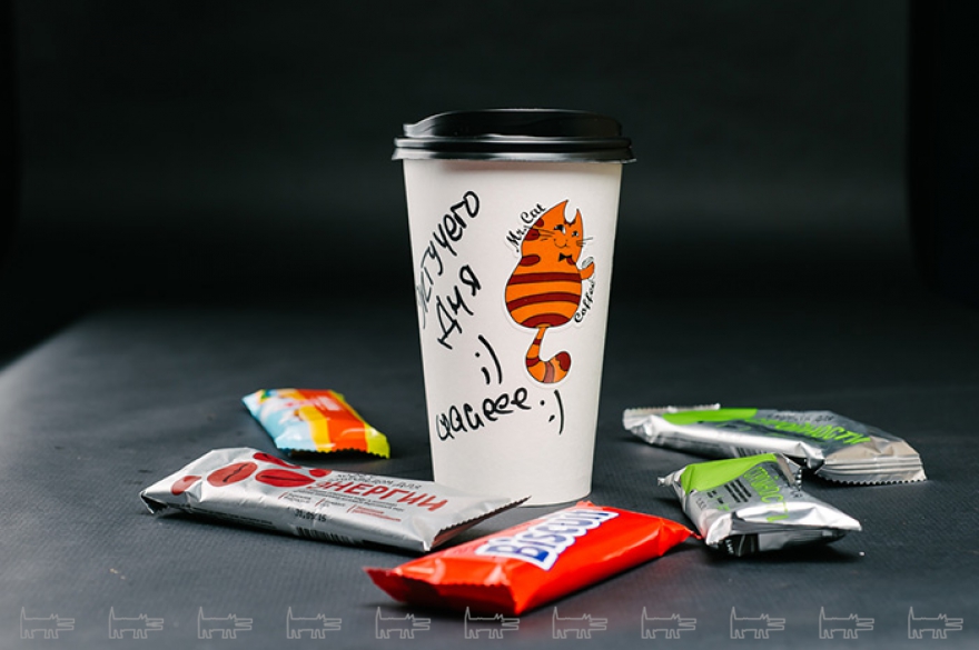 исторический Флэт уайт из микрокофейни Mr. Cat Coffee Рецепт «Плоского белого» родом из 1980-х, его придумал новозеландский обжарщик, отказавшись от