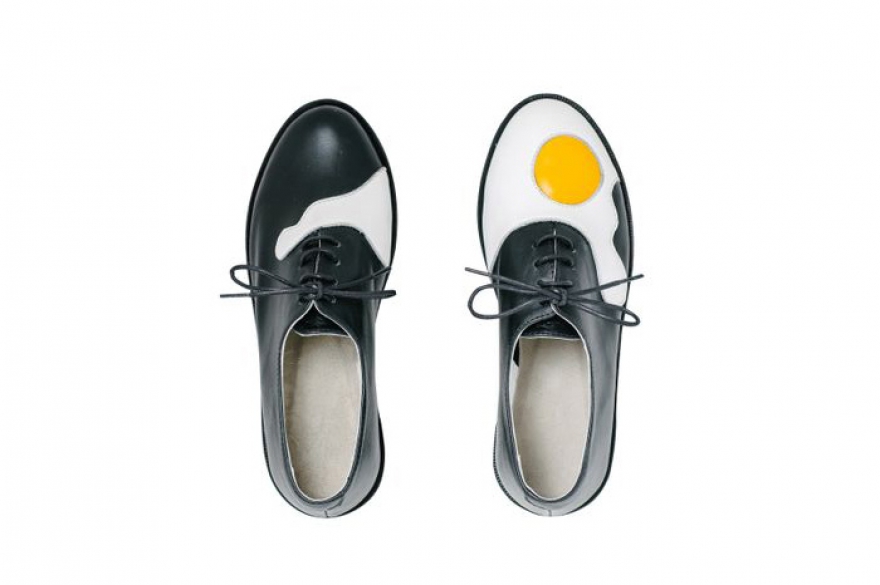 AFOUR Экономист Владимир Григорьев сменил профессию на башмачника — теперь под его руководством в петербургской мастерской собирают пары, которые