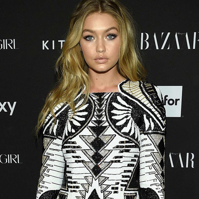 Balmain X H&M Самую коммерческую и самаю вожделенную коллекцию сезона традиционно приготовил шведский масс-маркет H&M. Бренд уже обнародовал два