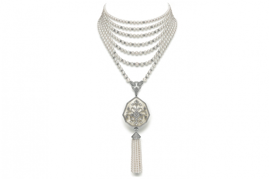 Nagaur, Boucheron (коллекция Bleu de Jodhpur) К задумавшим коллекцию Bleu De Jodhpur ювелирам Boucheron подоспела монаршая помощь: несколько бесценных