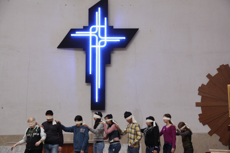 «Небесное тело» 13-летняя девочка Марта вместе с семьей переезжает в Италию из Швейцарии, где до того прожила десять лет. Юная героиня вынуждена