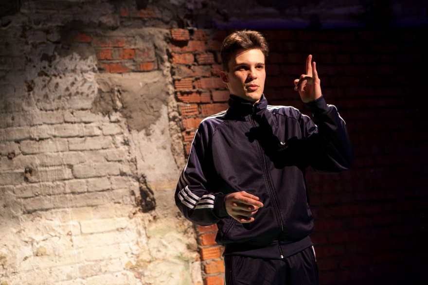 «Узбек» Спектакль-номинант национальной театральной премии «Золотая маска» в категории «Эксперимент», своеобразный документальный стендап от автора