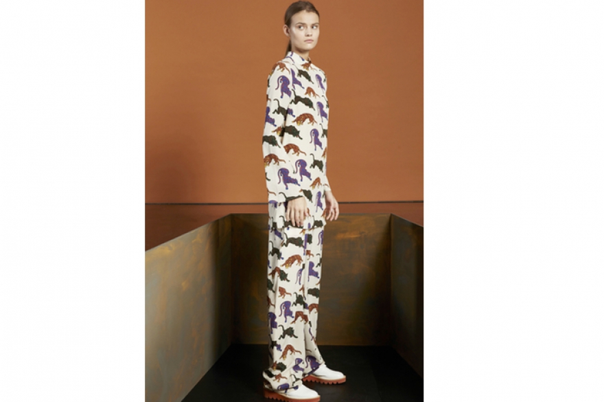Полина Сидихина, актриса театра «Мастерская» «Мой объект желания — костюм Stella McCartney пижамного кроя с пантерами и саблезубыми тиграми фантазий