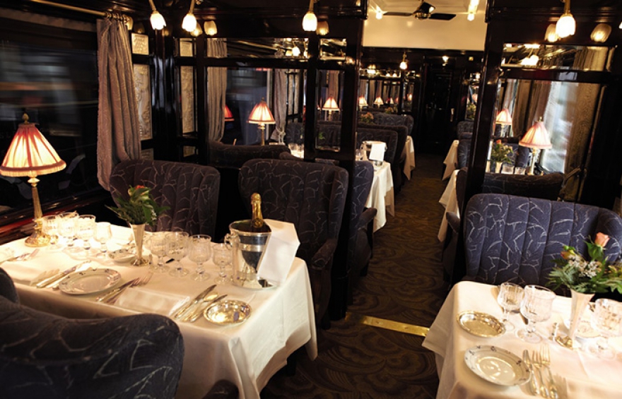 The Venice Simplon Orient-Express Легендарный поезд Venice Simplon-Orient-Express, входящий в сеть отелей Belmond, курсирует между Парижем и Стамбулом