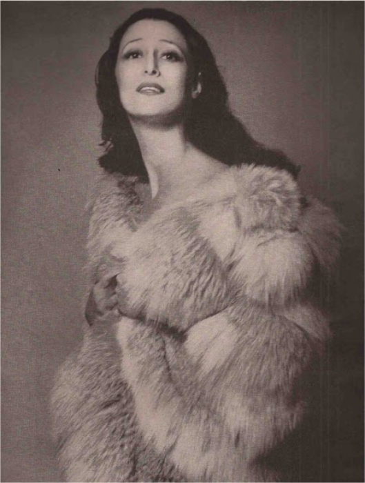 Выставка «Божественная Майя» Выставочный проект об отношениях великой балерины с модой был задуман еще при жизни Майи Михайловны Плисецкой, но в итоге