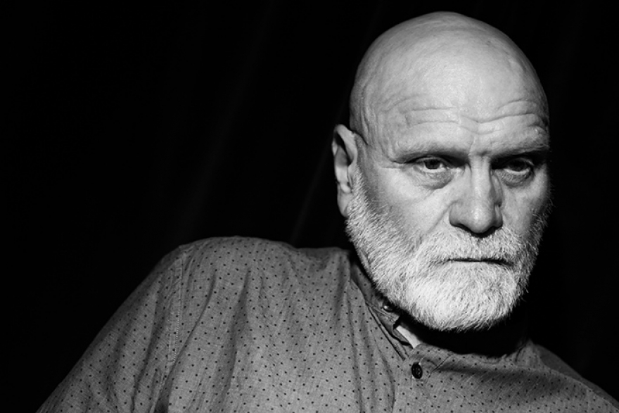 «Голодарь» Постановка Някрошюса по новелле Франца Кафки «Голодарь» — совместный проект вильнюсского театра «Мено Фортас» и фестиваля. Герой