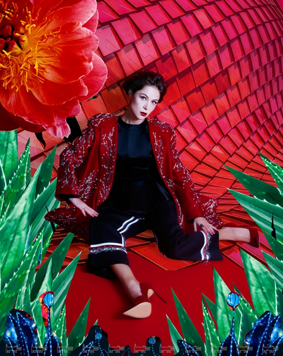 Блуза и жакет Alexander Arutyunov, кюлоты Graviteight, туфли Casadei