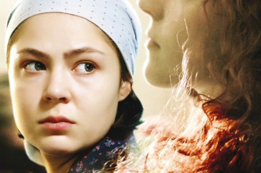 «Любка», реж. Станислав Митин, 2009. На Урале после войны молодая женщина-врач берет в няни для дочери только что отсидевшую срок уголовницу Любку