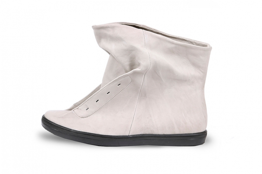 Егор Нудгин, создатель VOID Shoes «В сезоне я для себя отметил три новинки, достойные внимания. Первая — комбинезон. Не знаю, связано ли это с 50