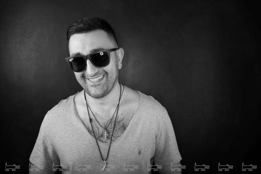 Dj Gariy, Deeper Underground Трек дня Dj Gariy занимается промоутерской деятельностью с 1996 года. Он сотрудничал с «Радио 103», управлял клубом