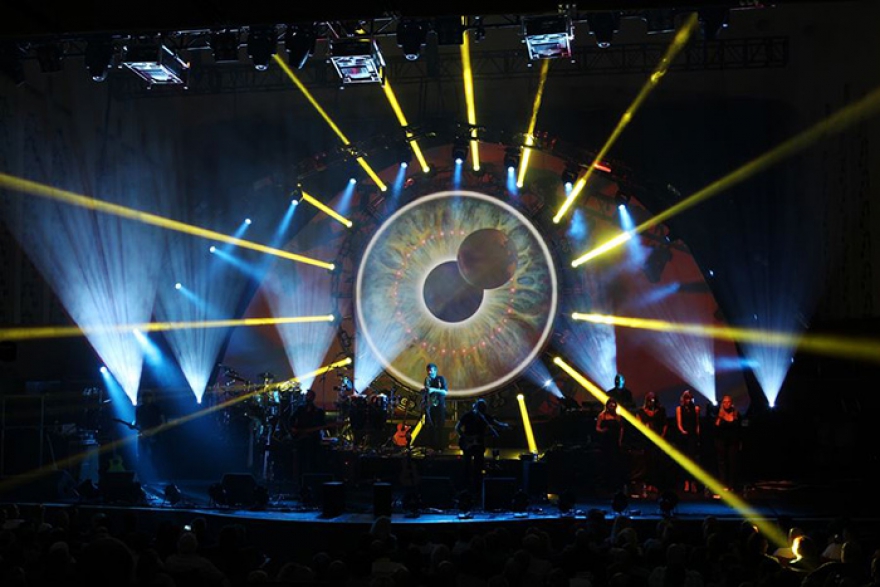 Рок-шоу Brit Floyd Шоу в Ледовом особенно оценят фанаты Pink Floyd — британская команда оживила лучшие концерты легендарной группы. Световое шоу