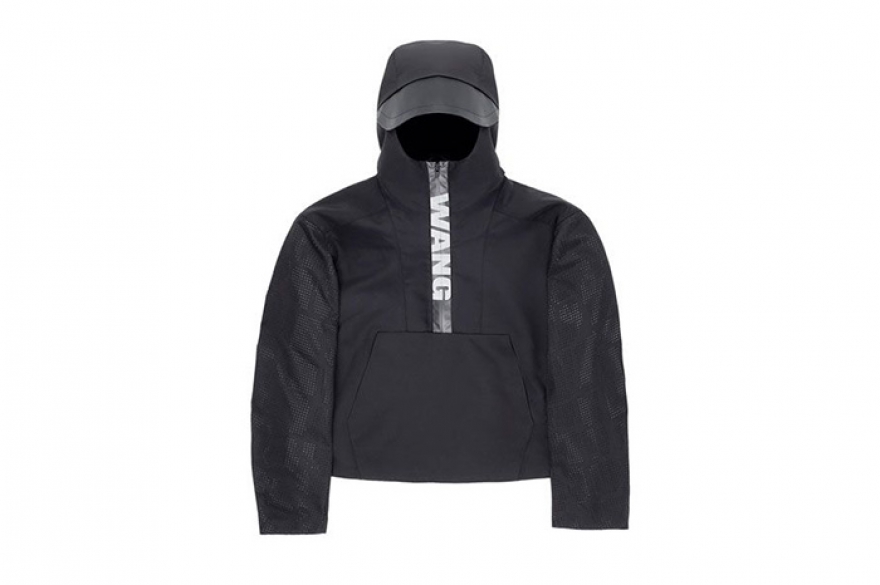 Женский анорак H&M x Alexander Wang, 10000 руб. (секонд-хенд Christ's Teeth)