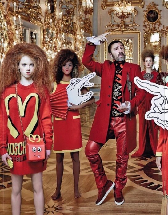 Сергей Шнуров в манжетах из костюмерной мастерской