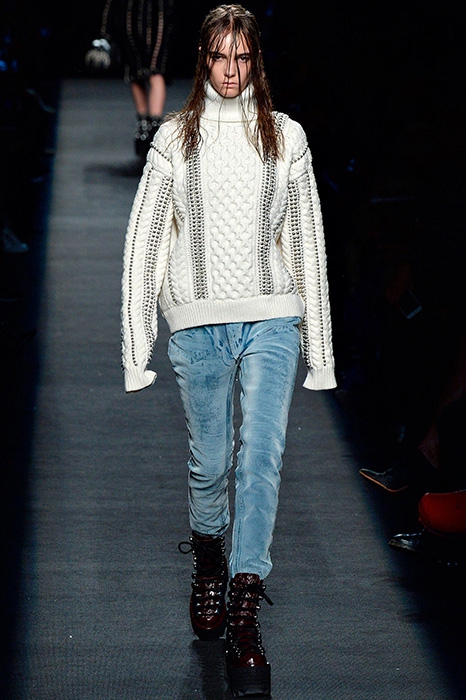 Свитер Alexander Wang, 62 000 руб.