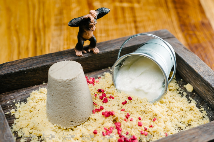 Десерт "Дети играли с бетоном в песочнице" в ресторане "Мечтатели"