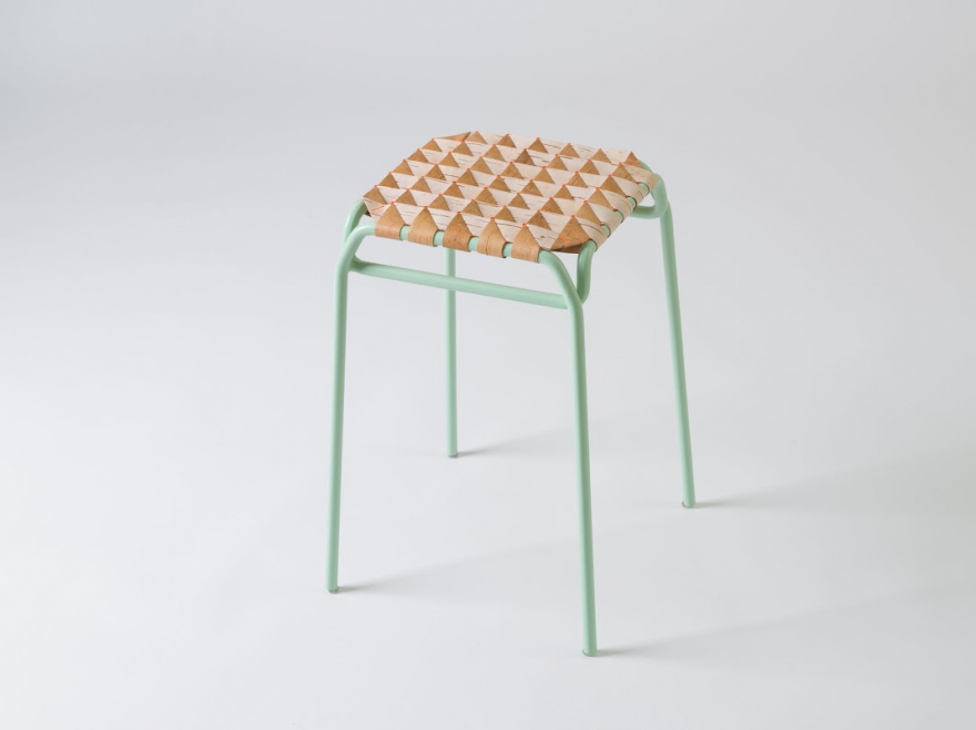 Taburet. Табурет с сидением из бересты. Дизайн: Анастасия Кощеева.