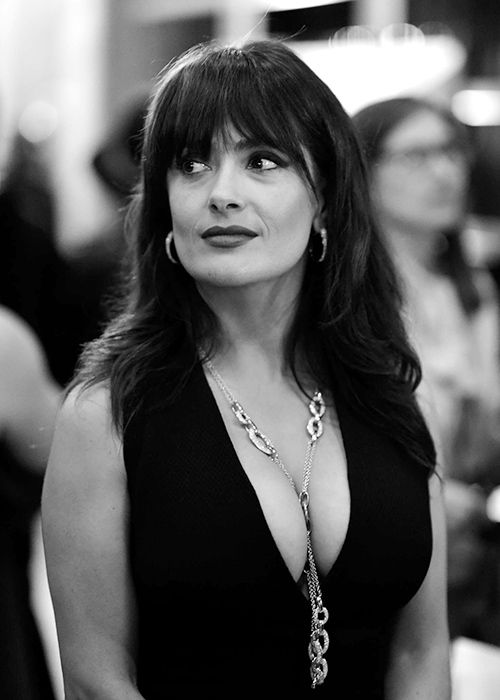 Сальма Хайек 49 лет Главная антизожница из нашего списка. В одном из интервью актриса рассказала, что ненавидит фитнес, йогу и бег, и ни за что не