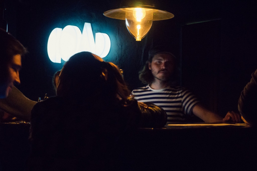 2. После открытия мы долго работали в формате вечернего бара. На новогодних праздниках каждый вечер в «Соли» диджеили наши друзья. Мы звали