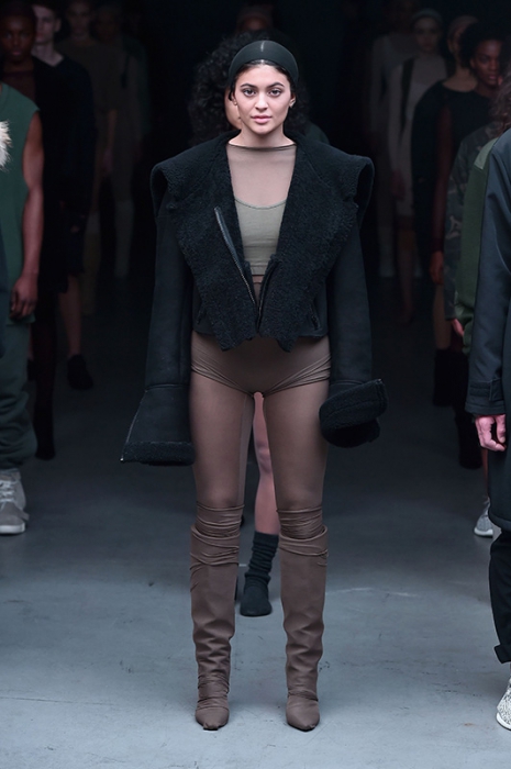 Кайли Дженнер на показе коллекции Kanye West x Adidas Originals