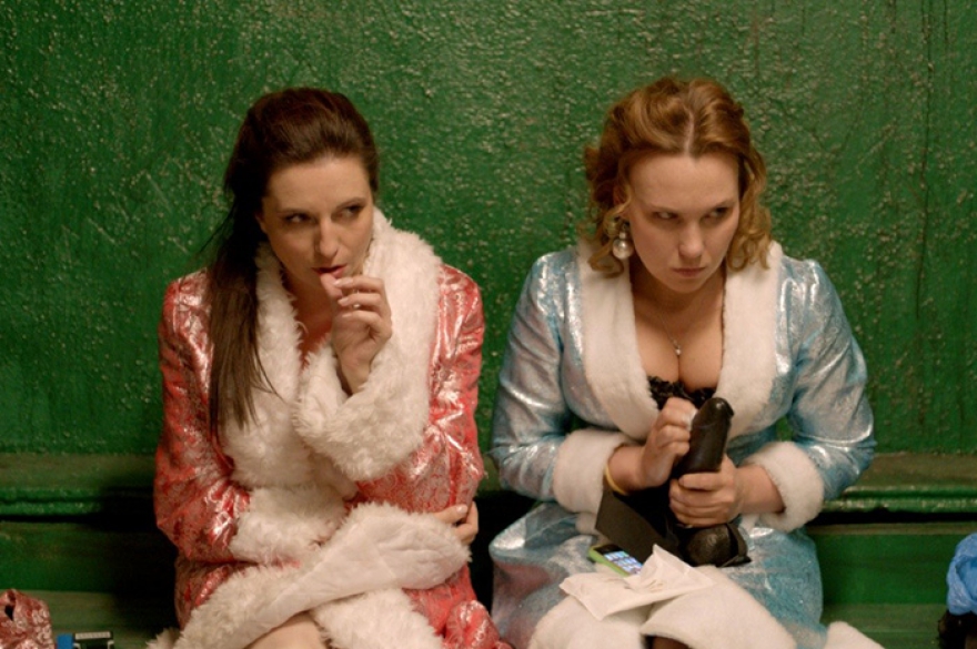 Алиса Хазанова и Дарья Екамасова в образах путан