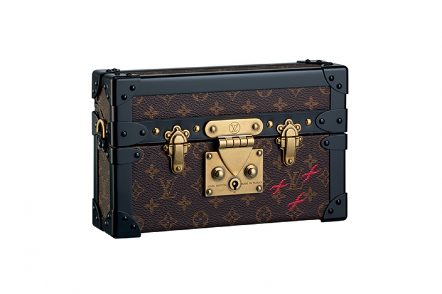 Клатч Louis Vuitton, 305 000 руб. (Louis Vuitton)
