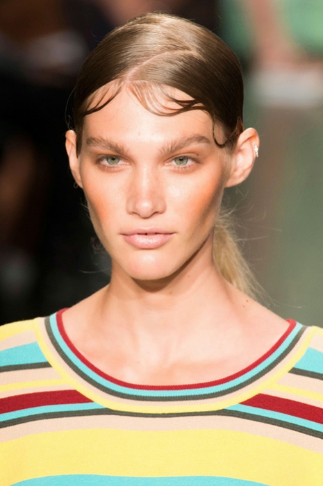 «Baby hair» на показе DKNY, весна-лето 2015