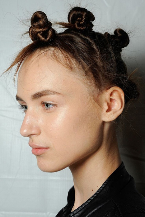 Модель с показа Marc Jacobs, весна-лето 2016