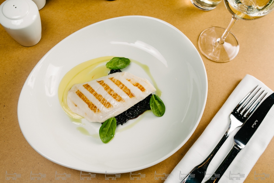 Куриная грудка с рисом неро венера