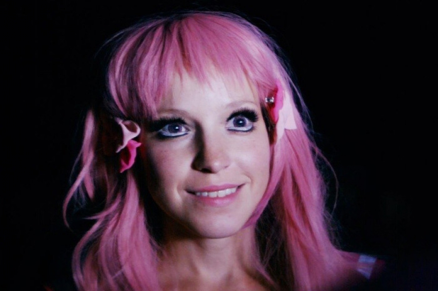 Фильм "Про любовь" Картина Анны Меликян, триумфатор 26-го «Кинотавра». Новеллы о секретарше, получившей непристойное предложение от шефа; японке