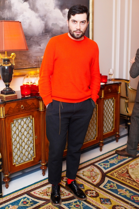 Артем Балаев Продюсер недели моды и фестиваля еды умеет носить как суперкэжуал, вроде Barbour или Universal Works, так и костюмы-тройки, которые он