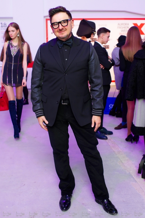 Владимир Бухинник Модельер-англоман перенял из традиций Туманного Альбиона любовь к мятенькому костюму, в котором есть жизнь и чувствуется ручная