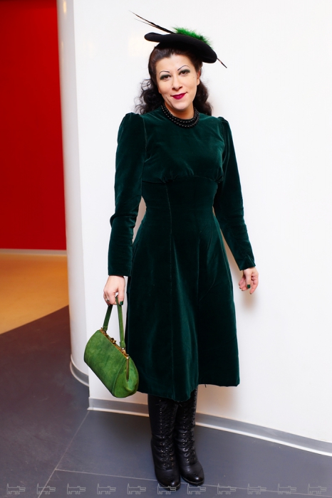 Мэган Виртанен Виртуоз косплея выглядит так, как будто носит винтажные платья разных эпох, но на самом деле не любит готовую одежду и шьет вещи на