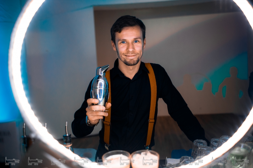 Миксолог Daiquiri Bar