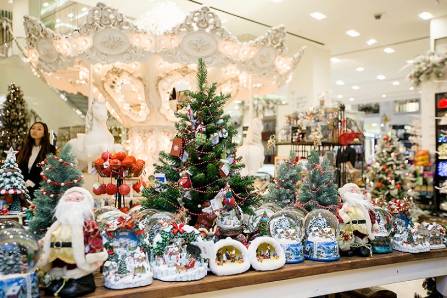 Новогодние витрины магазинов: как привлечь покупателей декором? Украшения, Стекл