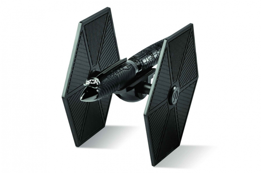 Ручка из лимитированной коллекции S.T.Dupont Star Wars, от 144 000 руб. (ДЛТ)