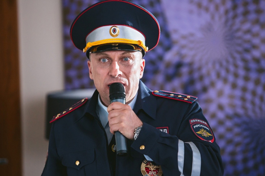 Фильм «Самый лучший день» Потенциальный лидер новогоднего слота, караоке-комедия о буднях сотрудника службы ДПС Петра Васютина с Дмитриев Нагиевым в