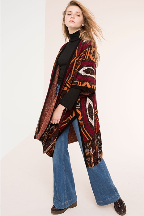 Пончо Pull and Bear, 1 499 руб.