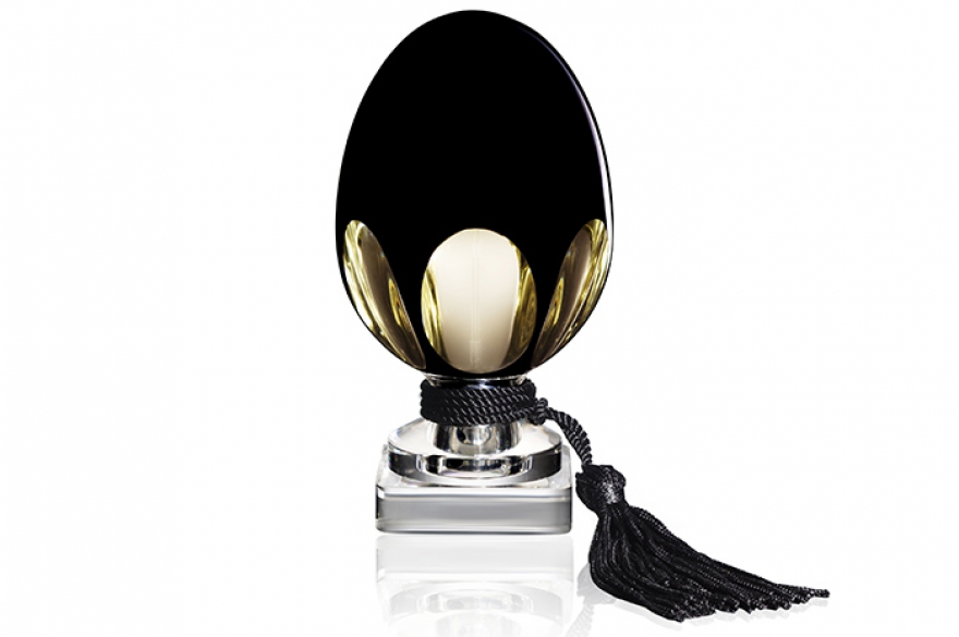 Some Like It Hot, K by Kilian Российские императоры чинно презентовали женам по праздникам «Фаберже-сюрприз» — богато инкрустированное яйцо с