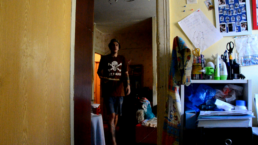 Кадр из фильма "Серый"