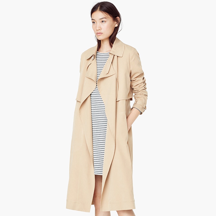 Тренчкот Mango, 3 999 руб.