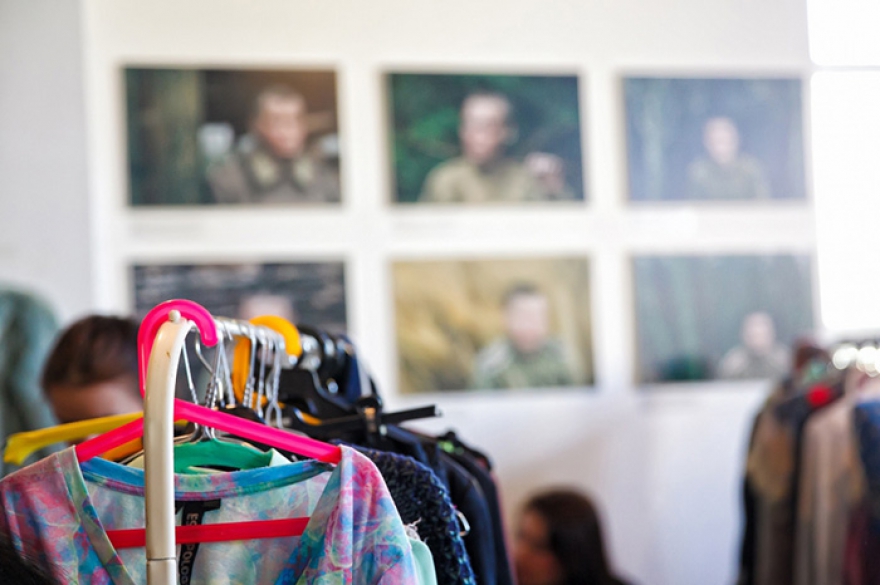 Garage Sale В воскресенье все пространство «Этажей» займет традиционная барахолка: на суматошном развале можно будет отыскать интересные пластинки