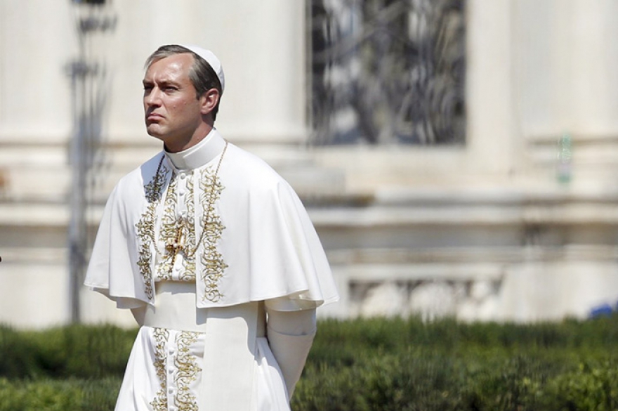 «Молодой папа» / Il giovane papa Одну из самых ожидаемых премьер года снимает главный итальянский режиссер сегодняшнего дня Паоло Соррентино, автор