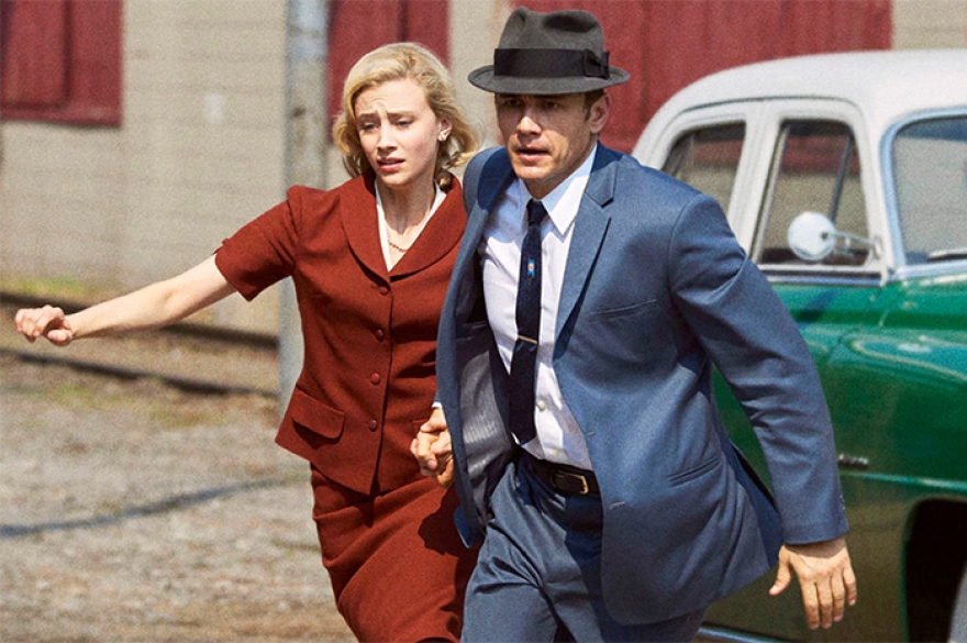 «11.22.63» Книги и фильмы об альтернативной истории обычно заставляют авторов остановится на одном варианте «другого прошлого», но Стивен Кинг ни в