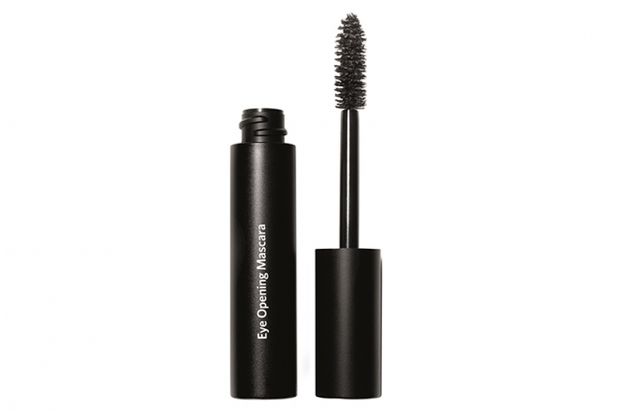 Новая тушь Bobbi Brown Все юзеры были довольны Smokey Eye Mascara, неосыпающейся тушью чернее черного. Все, кроме самой Бобби Браун. К счастью, ей