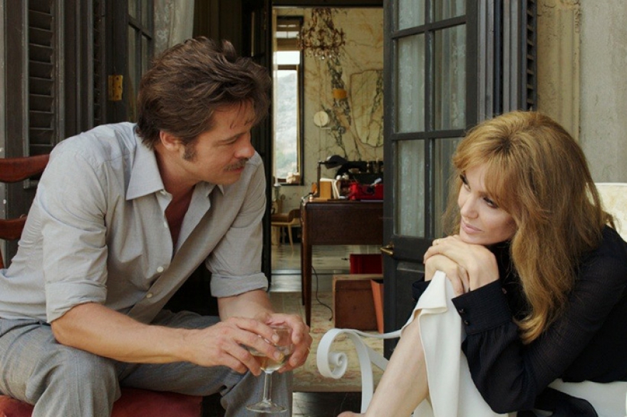 С четверга на широкие экраны выйдет фильм «Лазурный берег». Это четвертая режиссерская работа Анджелины Джоли, на сей раз лишенная социального