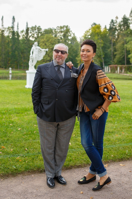 Анна Белоцерковец и Никита Кондрушенко, 2015 год А все потому, что на всех светских мероприятиях держатся друг друга: и стилистически, и по