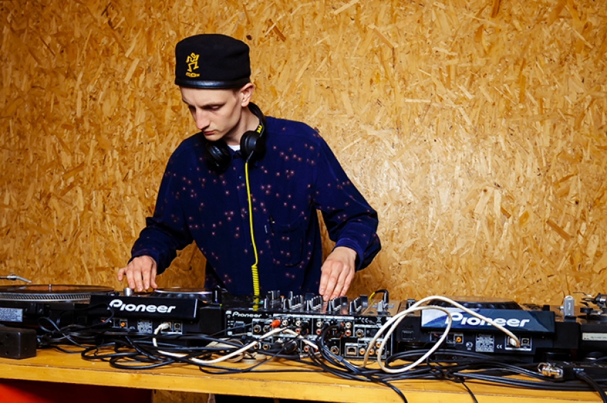 Денис Рябов 25 лет Герой хипста-поколения — участник трио «Искренняя музыка», ставшего победителем в номинации «Вечеринка года — 2015» по версии